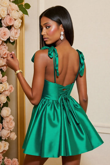 Corset en satin vert foncé Une robe courte de retour à la maison avec des nœuds